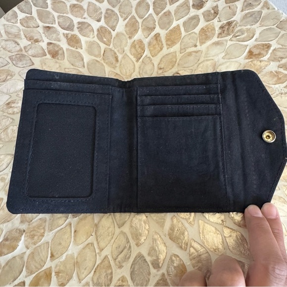 Herschel Black Trifold Wallet - Picture 5 of 7